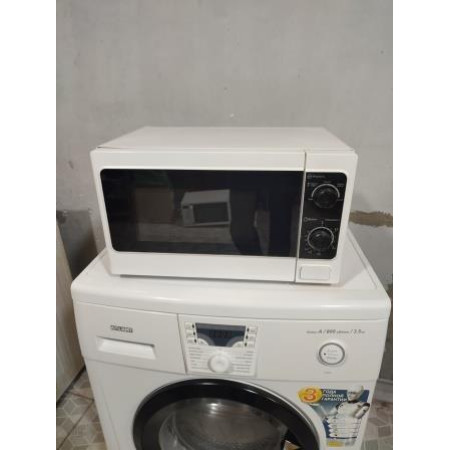 Микроволновая печь Midea MM717CAA, б/у