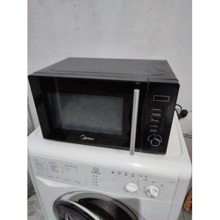 Микроволновая печь Midea AM820CMF, б/у
