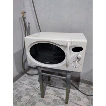 Микроволновая печь Sаmsung CE2827NR, б/у