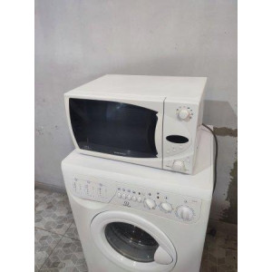Микроволновая печь Samsung CE2874NR