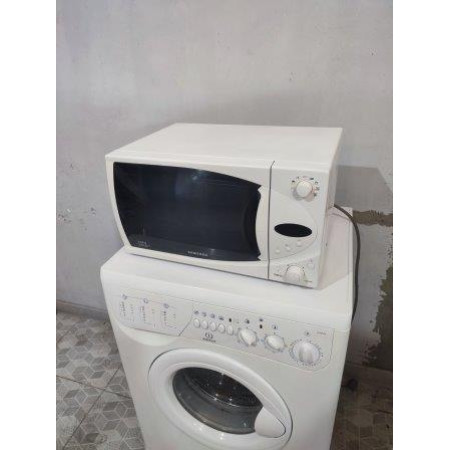 Микроволновая печь Samsung CE2874NR, б/у