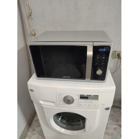 Микроволновая печь Samsung MS23F301TAW, б/у