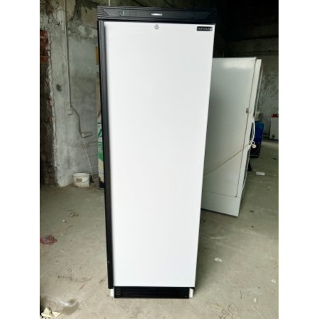 Холодильный шкаф TEFCOLD SD1380, б/у
